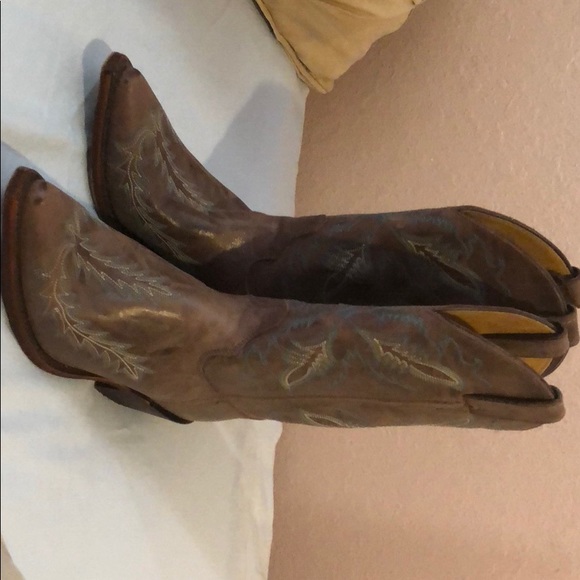 Authentic Cowgirl Boots - Picture 2 of 6